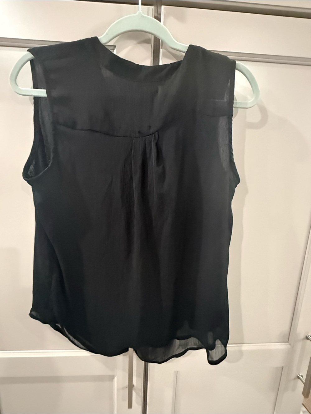 Tommy Hilfiger Black Ruffle V-Neck Sleeveless Camisole woman’s size L - Picture 5 of 11